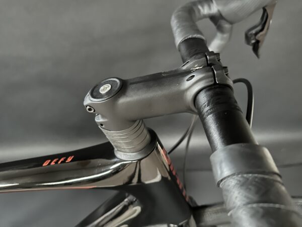 Giant Defy Advanced 0 Rival AXS Carbon Road Bike 2022 - M/L - Image 3