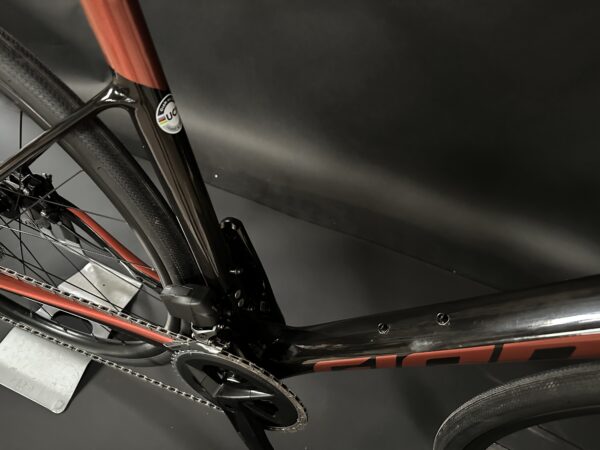 Giant Defy Advanced 0 Rival AXS Carbon Road Bike 2022 - M/L - Image 6