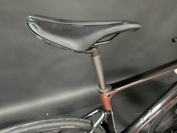 Giant Defy Advanced 0 Rival AXS Carbon Road Bike 2022 - M/L - Image 10