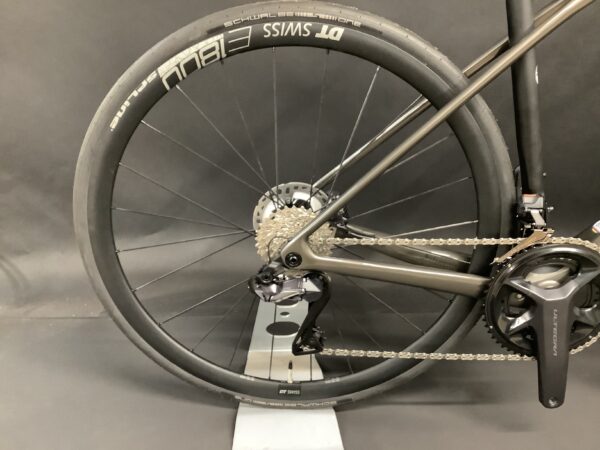 NEW Lapierre Xelius SL 7.0 Ultegra 8170 Di2 Disc Carbon Road Bike 2023 - Medium - Image 9