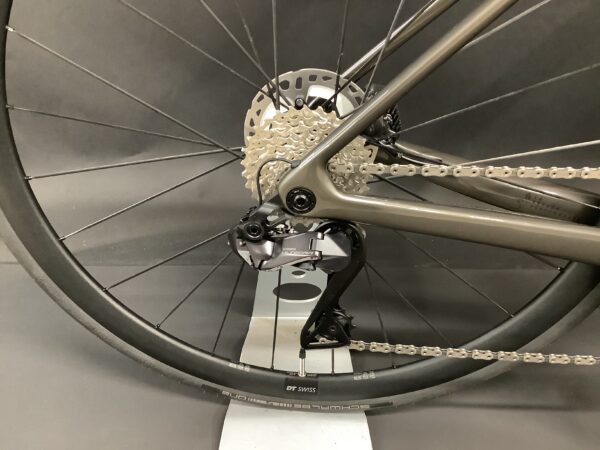 NEW Lapierre Xelius SL 7.0 Ultegra 8170 Di2 Disc Carbon Road Bike 2023 - Medium - Image 8