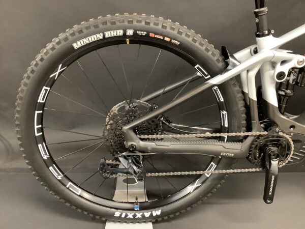 Mondraker Crafty Carbon R Full Suspension E-MTB 2022 - Medium - 991 Miles - Image 9