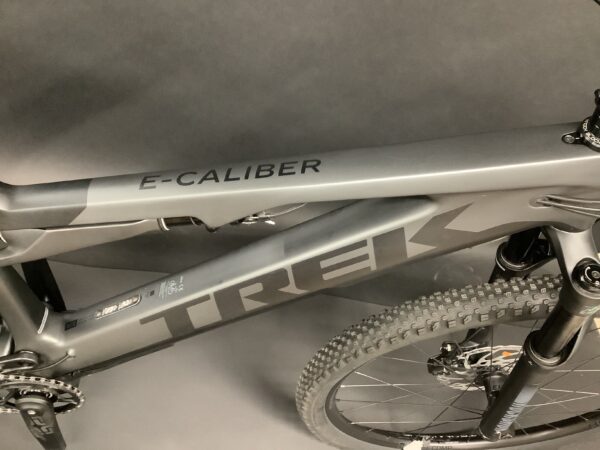 NEW Ex-Display Trek E-Caliber 9.6 Gen 2 Full Suspension E-MTB 2022 - XL - Image 3
