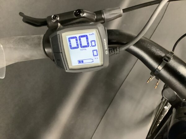 NEW Raleigh Motus Tour + Hub Gear Low Step Electric Bike 2020 - Medium - 0 Miles! - Image 3