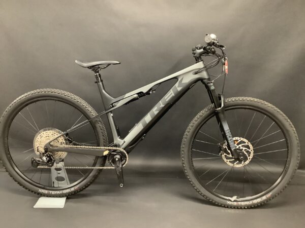NEW Ex-Display Trek E-Caliber 9.6 Gen 2 Full Suspension E-MTB 2022 - XL - Image 2