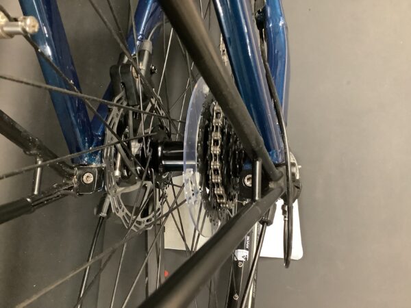 Ex-Demo Raleigh Motus Tour + Derailleur Low Step Electric Hybrid Bike 2021 - Large - Image 11