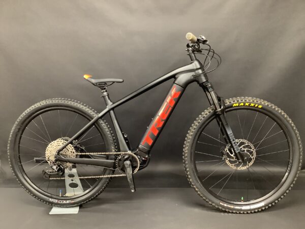 Trek Powerfly 5 HT E-MTB 2022 - Large - 141 Miles! - Image 2