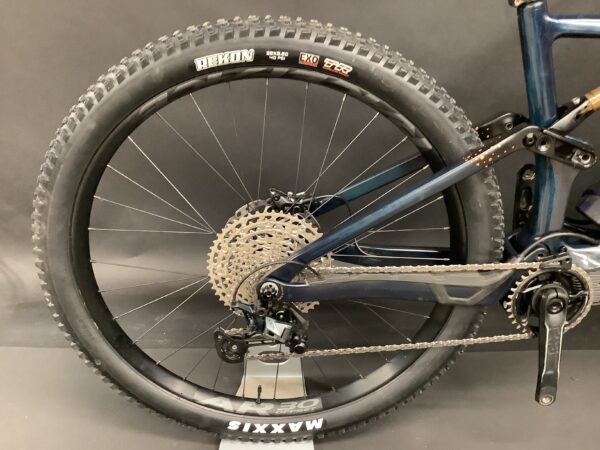 Orbea Rise M20 FS E-MTB 2022 - Large - Upgraded - 2 miles - Image 11