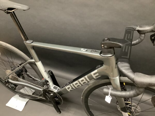 Ribble Endurance SL E Enthusiast Di2 Carbon Disc E-Road Bike 2022 - Medium - Image 3