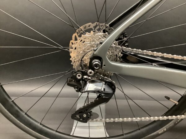 Ribble Endurance SL E Enthusiast Di2 Carbon Disc E-Road Bike 2022 - Medium - Image 7