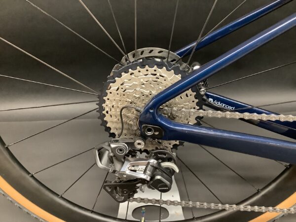 Giant Revolt Advanced Pro 0 GRX Di2 Disc Carbon Gravel Bike 2022 - Medium - Image 7