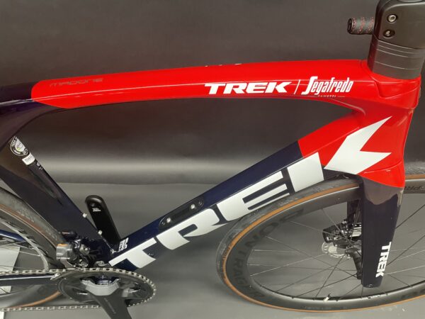 Trek Madone SLR 7 Gen 6 Di2 12s Carbon Disc Road Bike 2022 - 56cm - Image 2