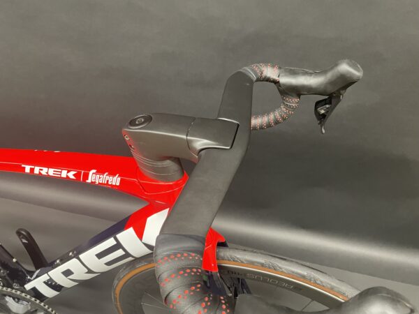Trek Madone SLR 7 Gen 6 Di2 12s Carbon Disc Road Bike 2022 - 56cm - Image 3