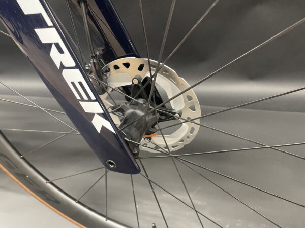 Trek Madone SLR 7 Gen 6 Di2 12s Carbon Disc Road Bike 2022 - 56cm - Image 6