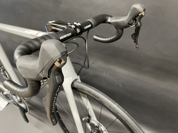 NEW Basso Astra Ultegra Carbon Disc Road Bike 2022 - 56cm - Full Warranty - Image 3