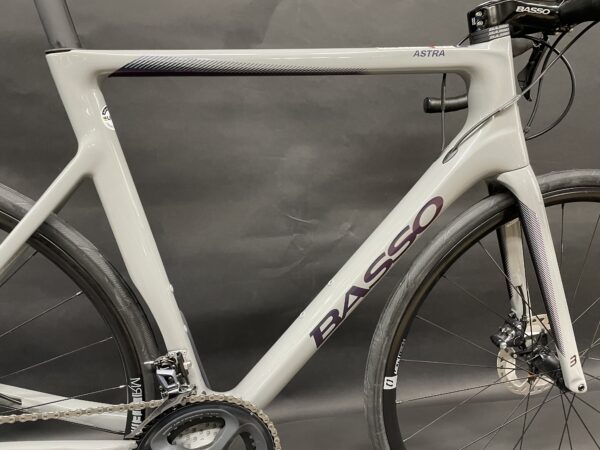 NEW Basso Astra Ultegra Carbon Disc Road Bike 2022 - 56cm - Full Warranty - Image 5