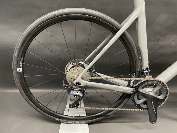 NEW Basso Astra Ultegra Carbon Disc Road Bike 2022 - 56cm - Full Warranty - Image 8