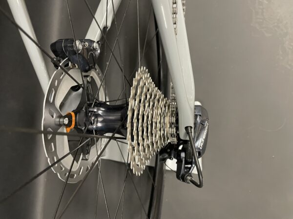 NEW Basso Astra Ultegra Carbon Disc Road Bike 2022 - 56cm - Full Warranty - Image 9