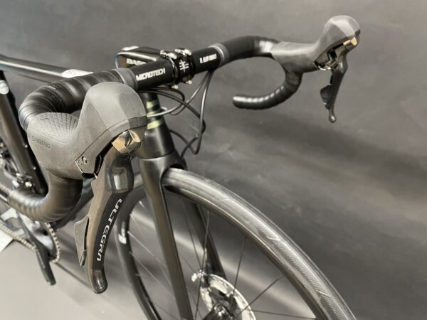 NEW Basso Astra  Ultegra Carbon Disc Road Bike 2022 - 53cm - Full Warranty - Image 3