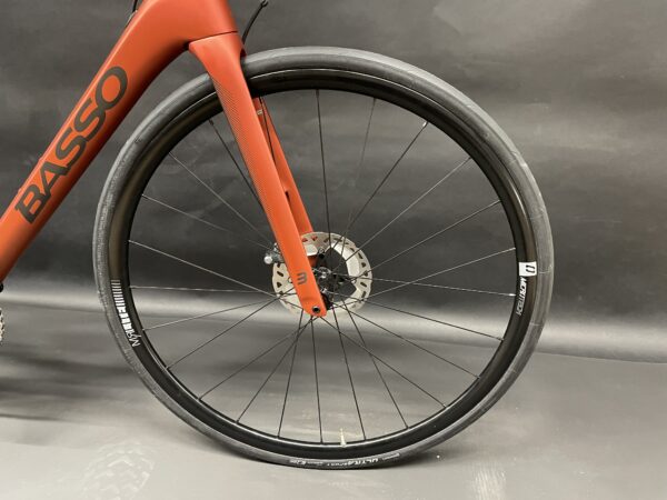 NEW Basso Astra Ultegra Carbon Disc Road Bike 2022 - 56cm - Full Warranty - Image 4