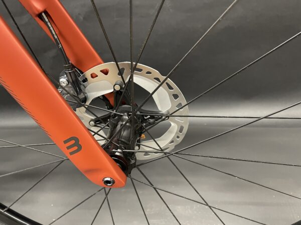 NEW Basso Astra Ultegra Carbon Disc Road Bike 2022 - 56cm - Full Warranty - Image 5