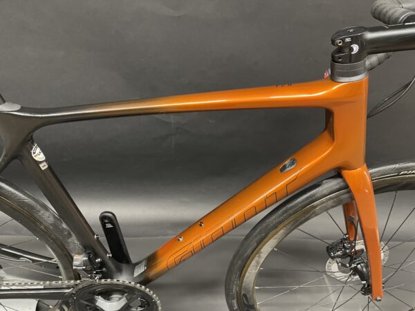 Giant TCR Advanced Pro 0 Di2 Zipp 302 Carbon Disc Road Bike 2022 - M/L - Image 2