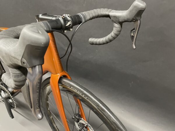 Giant TCR Advanced Pro 0 Di2 Zipp 302 Carbon Disc Road Bike 2022 - M/L - Image 3