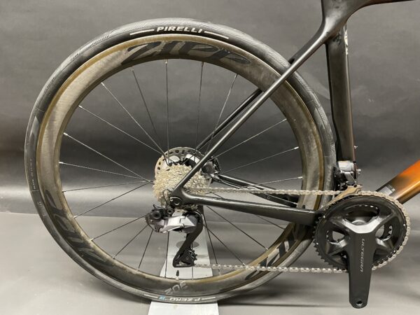 Giant TCR Advanced Pro 0 Di2 Zipp 302 Carbon Disc Road Bike 2022 - M/L - Image 9
