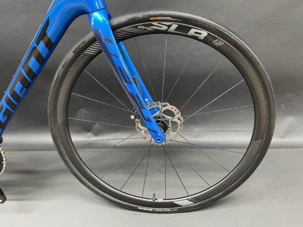 Giant Defy Advanced Pro 3 Carbon Disc Road Bike 2020 - Medium - Image 4