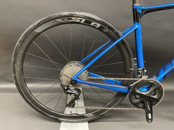Giant Defy Advanced Pro 3 Carbon Disc Road Bike 2020 - Medium - Image 9