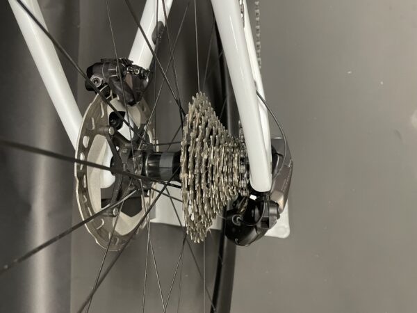 Trek Emonda SL 7 Di2 Carbon Disc Road Bike 2023 - 54cm - Image 10