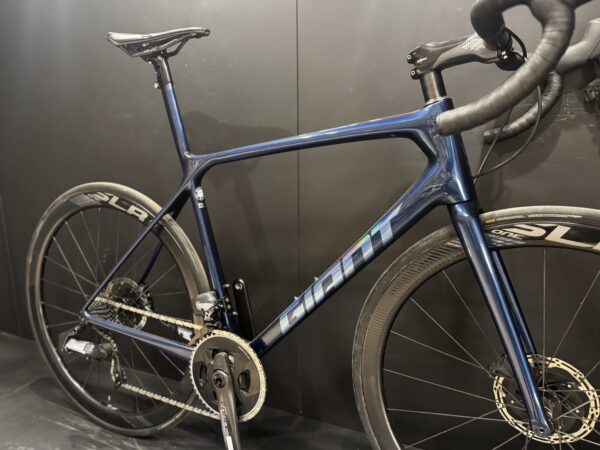 Giant TCR Advanced 1 SL Force AXS & PM Carbon Disc Road Bike 2020 - M/L - Image 11