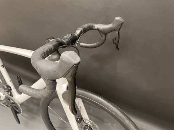 Specialized Roubaix SL8 Expert Carbon Disc Road Bike 2024 - 54cm - Image 3