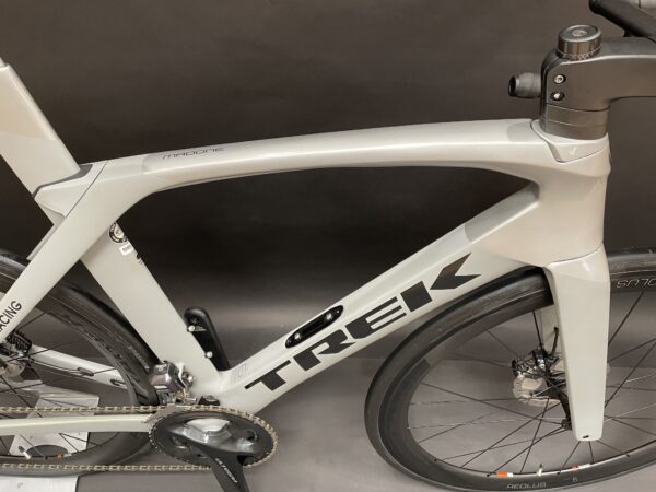 Trek Madone SLR 7 Di2 Disc Carbon Road Bike 2019 - 56cm - Image 2