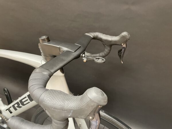 Trek Madone SLR 7 Di2 Disc Carbon Road Bike 2019 - 56cm - Image 3