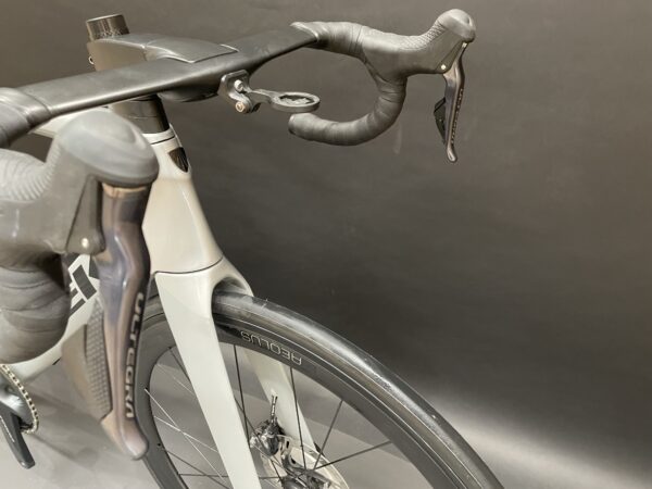 Trek Madone SLR 7 Di2 Disc Carbon Road Bike 2019 - 56cm - Image 4