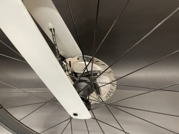 Trek Madone SLR 7 Di2 Disc Carbon Road Bike 2019 - 56cm - Image 6