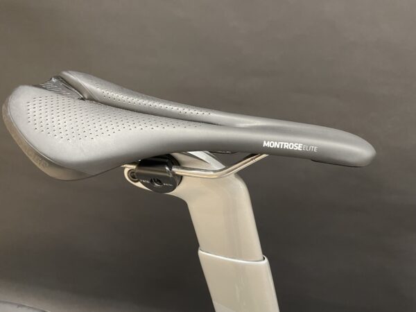 Trek Madone SLR 7 Di2 Disc Carbon Road Bike 2019 - 56cm - Image 12