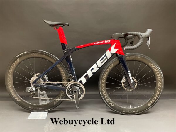 Trek Madone SLR 9 Red AXS & PM Gen 6 Carbon Disc Road Bike 2021 - 52cm