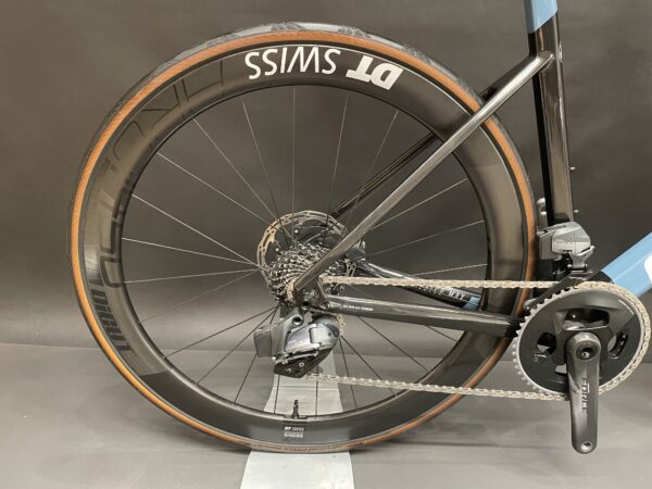 Focus Izalco Max 9.7 Force AXS Disc Carbon Road Bike 2021 - Large 56cm - Image 11