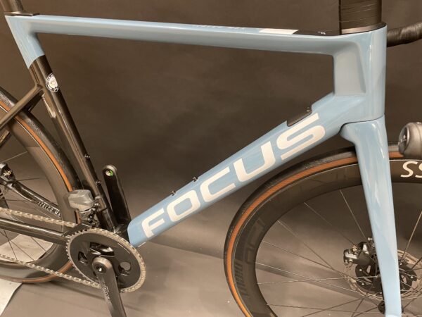 Focus Izalco Max 9.7 Force AXS Disc Carbon Road Bike 2021 - Large 56cm - Image 8