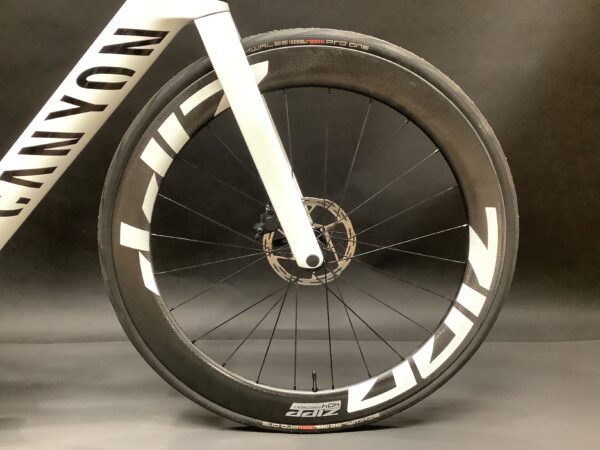 Canyon Aeroad CF SLX 8 AXS Carbon Disc Road Bike 2023 - Medium - Image 2