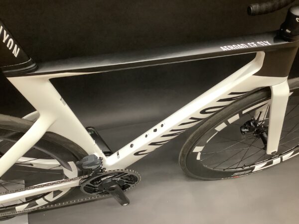 Canyon Aeroad CF SLX 8 AXS Carbon Disc Road Bike 2023 - Medium - Image 4