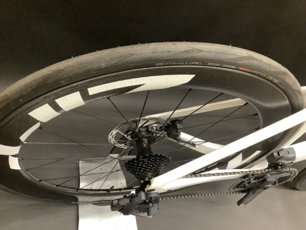 Canyon Aeroad CF SLX 8 AXS Carbon Disc Road Bike 2023 - Medium - Image 8
