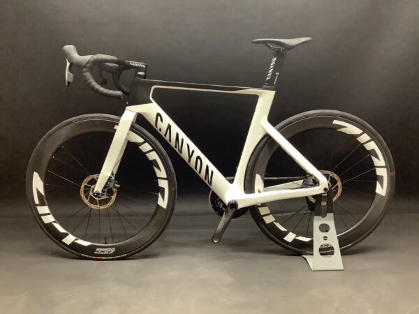 Canyon Aeroad CF SLX 8 AXS Carbon Disc Road Bike 2023 - Medium - Image 11