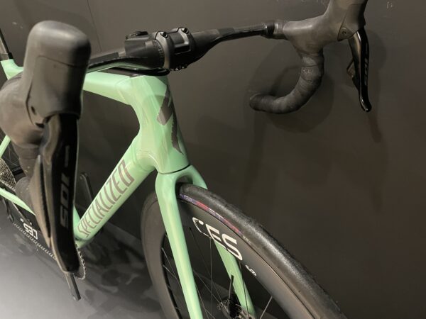 Specialized Allez Sprint 105 Di2 Disc Road Bike 2022 - 56cm - Image 3