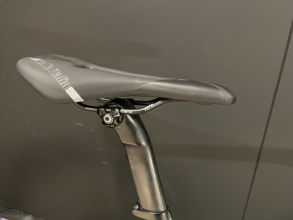 Specialized Allez Sprint 105 Di2 Disc Road Bike 2022 - 56cm - Image 11