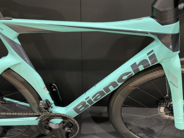 Bianchi Oltre Comp Di2 Carbon Disc Road Bike 2024 - 55cm - Image 2