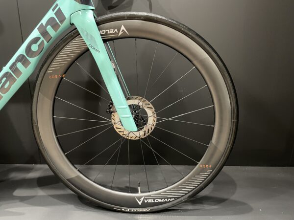 Bianchi Oltre Comp Di2 Carbon Disc Road Bike 2024 - 55cm - Image 4