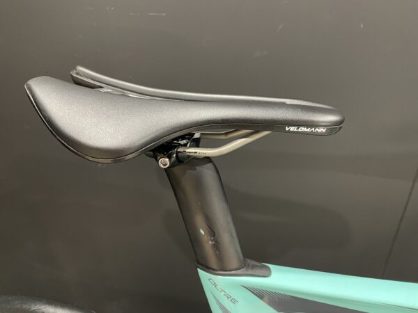 Bianchi Oltre Comp Di2 Carbon Disc Road Bike 2024 - 55cm - Image 11
